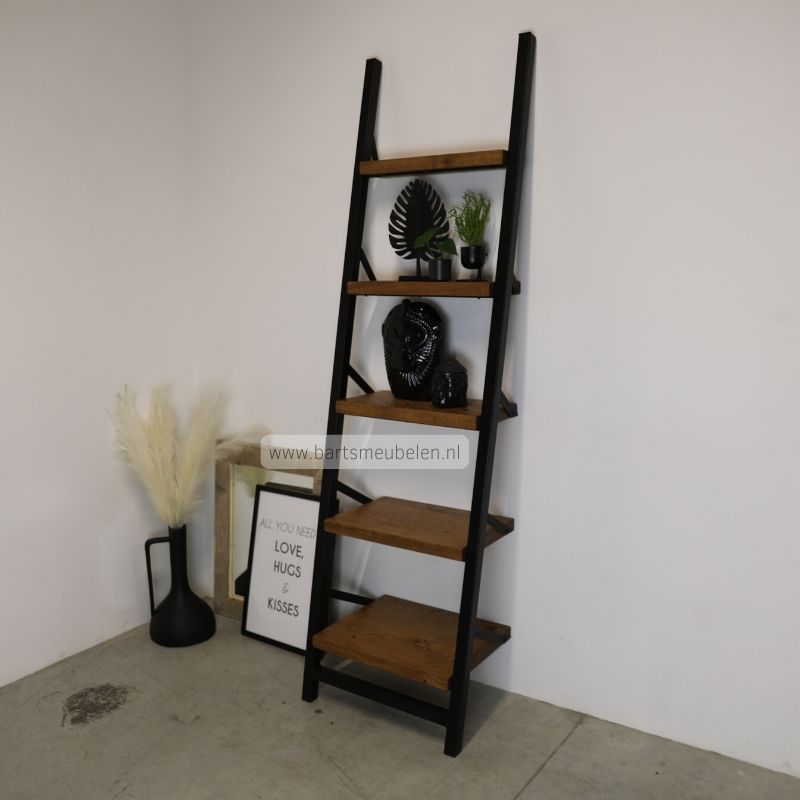 ladderkast gerookt eiken met 5 legplanken