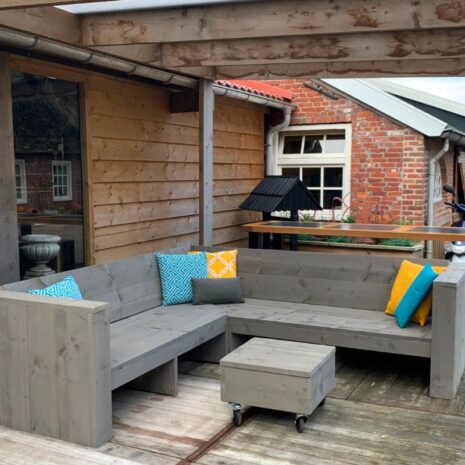 steigerhouten hoekbank bob in greywash met sierkussens