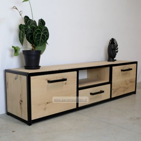 industriele tv kast