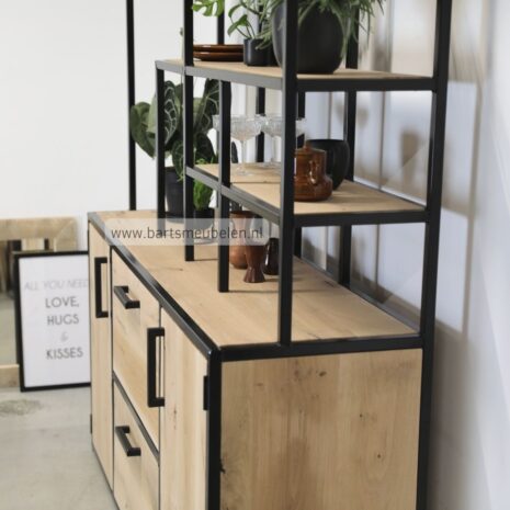 buffetkast industrieel met stalen frame