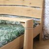 houten bed.6 bedtafeltje houten bed