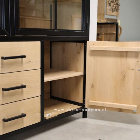 buffetkast industrieel mirre details