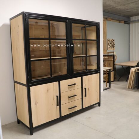 buffetkast industrieel mirre.4 buffetkast industrieel mirre stalen frame