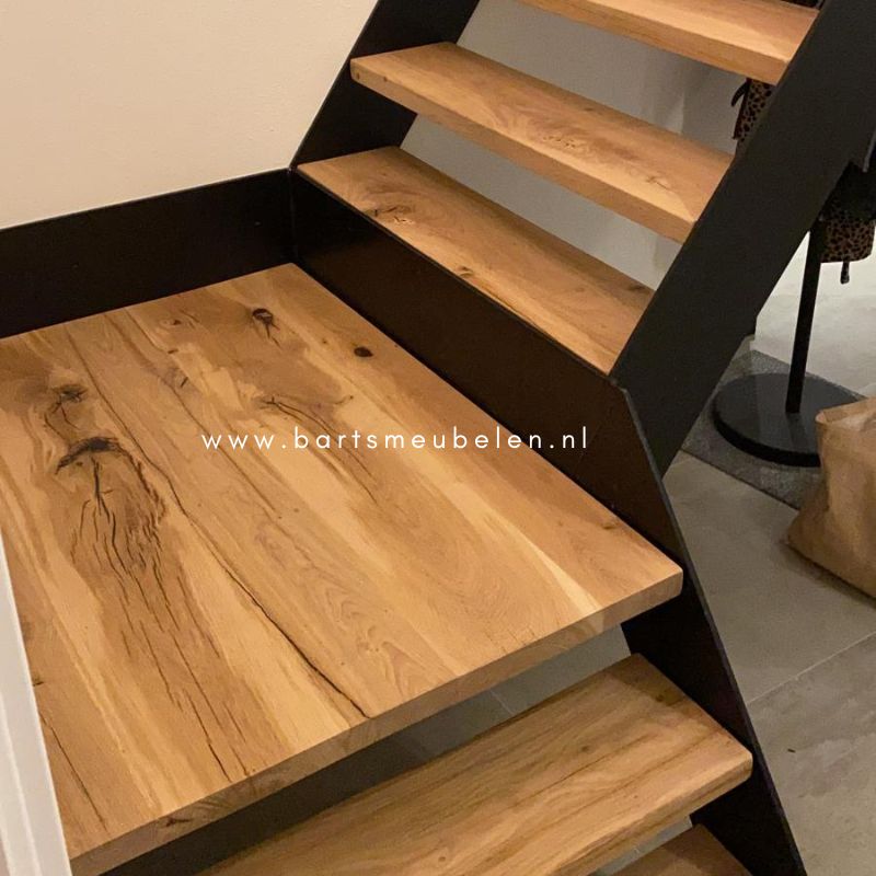 trap met eiken treden trap-met-eiken-treden