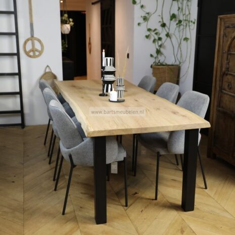 boomstamtafel met stalen poten40 tafel boomstamblad met 4 losse poten 8x8cm