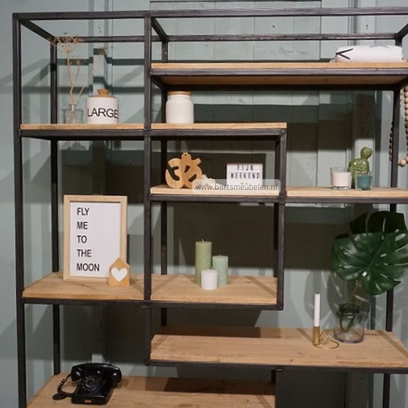 vakkenkast eikenhout en staal 6 - tr.