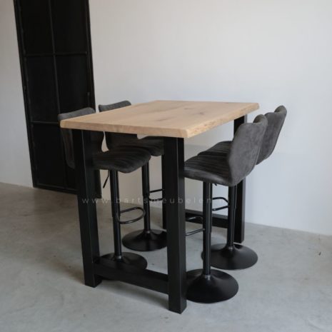 Boomstam bartafel industreel (40) met eikenhouten blad en stalen frame