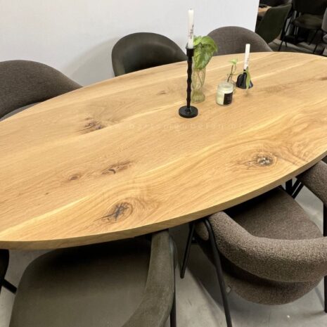 Ovalen eettafel eiken Sutton (40) met stalen poten