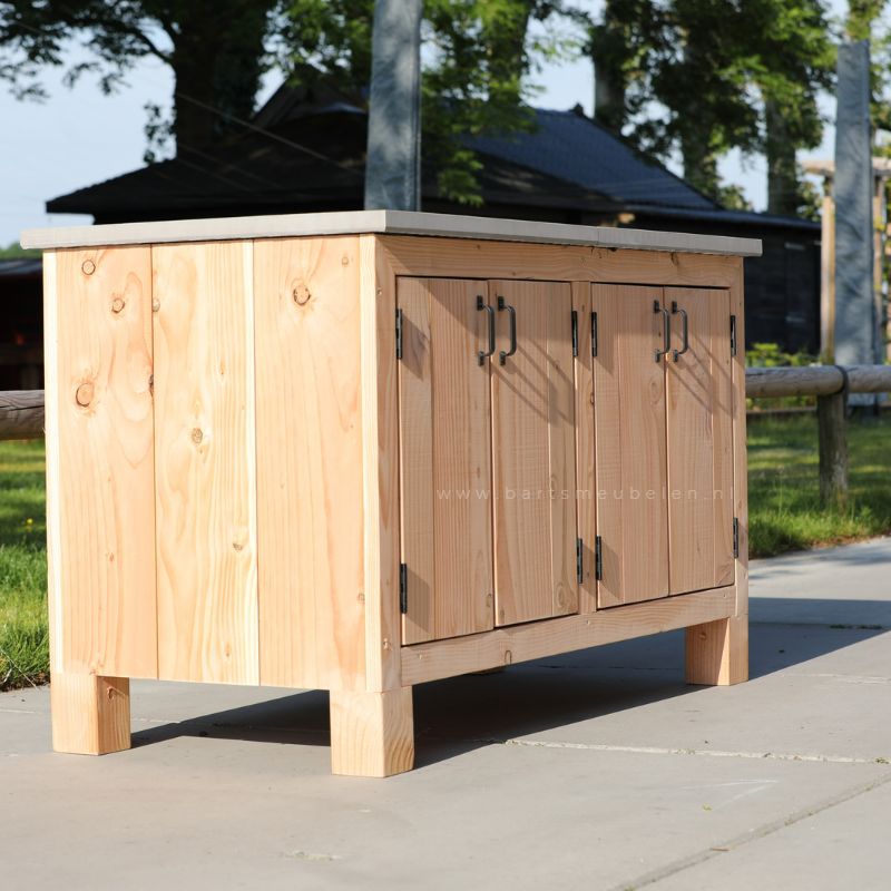 douglas tuinkast met keramische tegels laag op houten poten douglas tuinkast met keramische tegels laag op houten poten