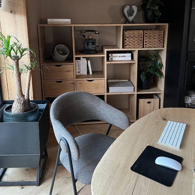 een sfeervol bureau in de woonkamer een sfeervol bureau in de woonkamer