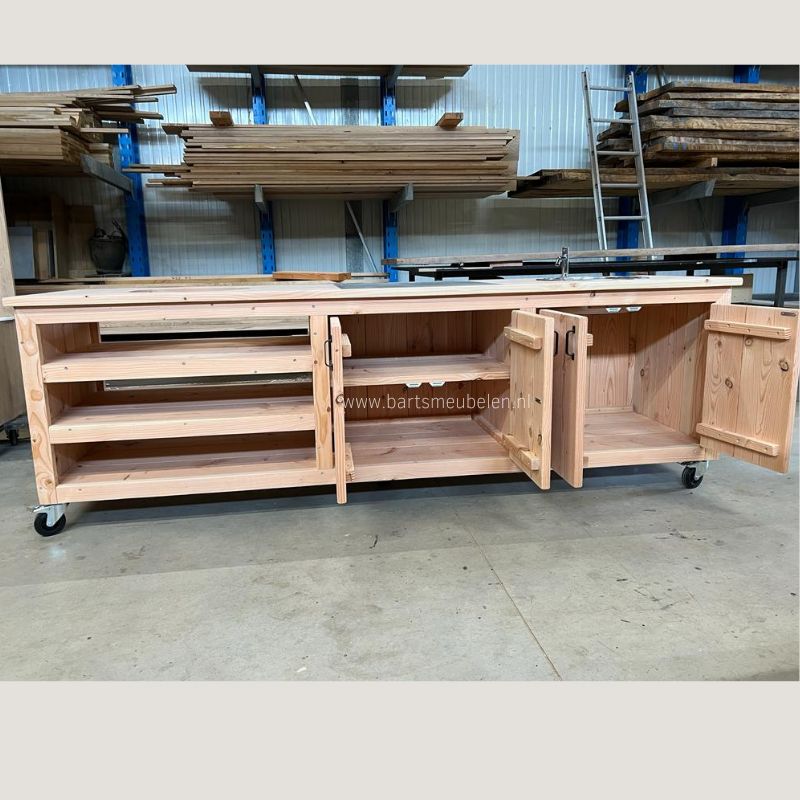 maatwerk douglas buitenkeuken voor compact kamado met tegel en spoelbak met kraan met open deuren maatwerk douglas buitenkeuken voor compact kamado met tegel en spoelbak met kraan met open deuren