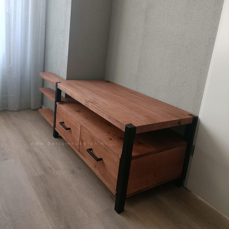 tv kast op maat langs muur