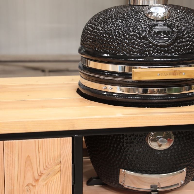 Douglas buitenkeuken industrieel op maat met koelkast en kamado large Yakiniku met details Douglas buitenkeuken industrieel op maat met koelkast en kamado large Yakiniku met details