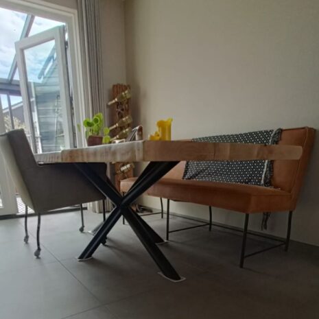 Eiken boomstamtafel 6cm dik met stalen matrix onderstel rond - 210x100x78cm