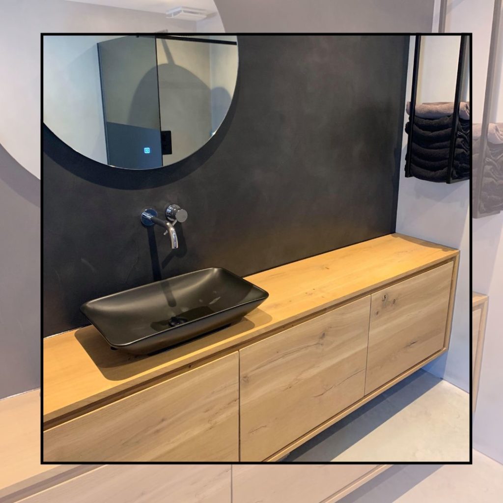 Hangend badkamermeubel eiken op maat Hangend badkamermeubel eiken op maat