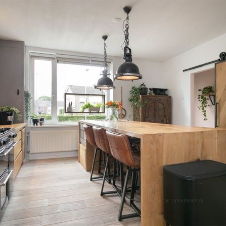 halfhoge bartafel eikenhout maatwerk