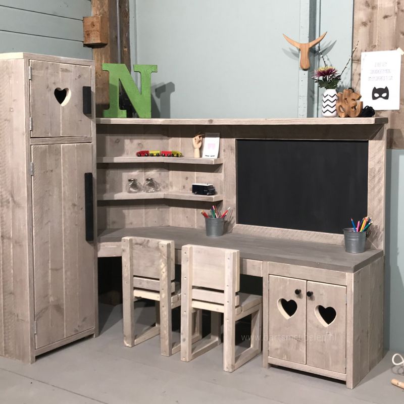 speeltafel hoek 2 6 jaar van steigerhout details speeltafel hoek 2-6 jaar van steigerhout details