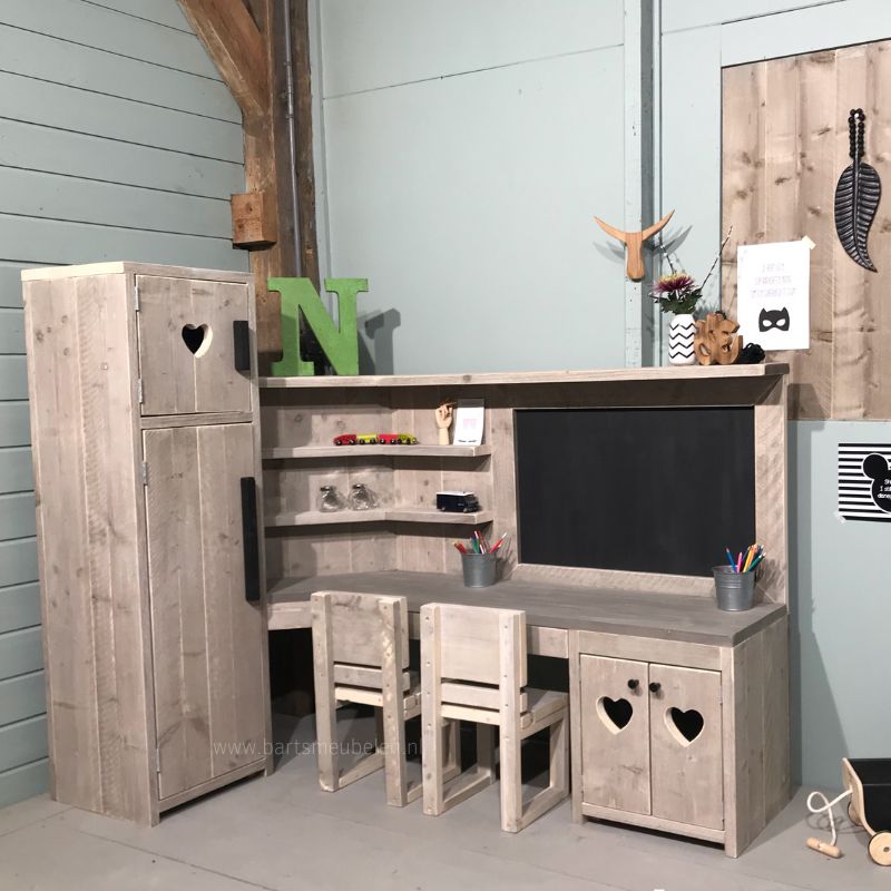 speeltafel hoek 2-6 jaar van steigerhout