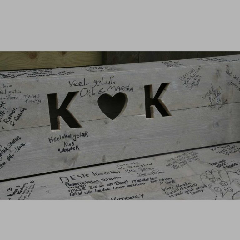 trouwbankje steigerhout K hartje K - beschrijfbaar