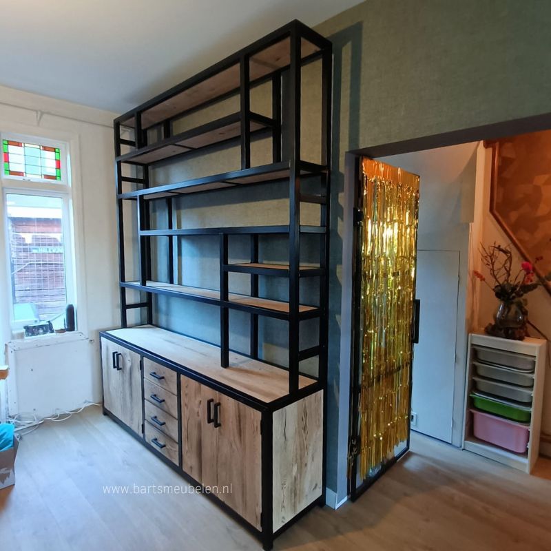 wandkast voor de woonkamer uit 2 delen gemaakt wandkast voor de woonkamer uit 2 delen gemaakt