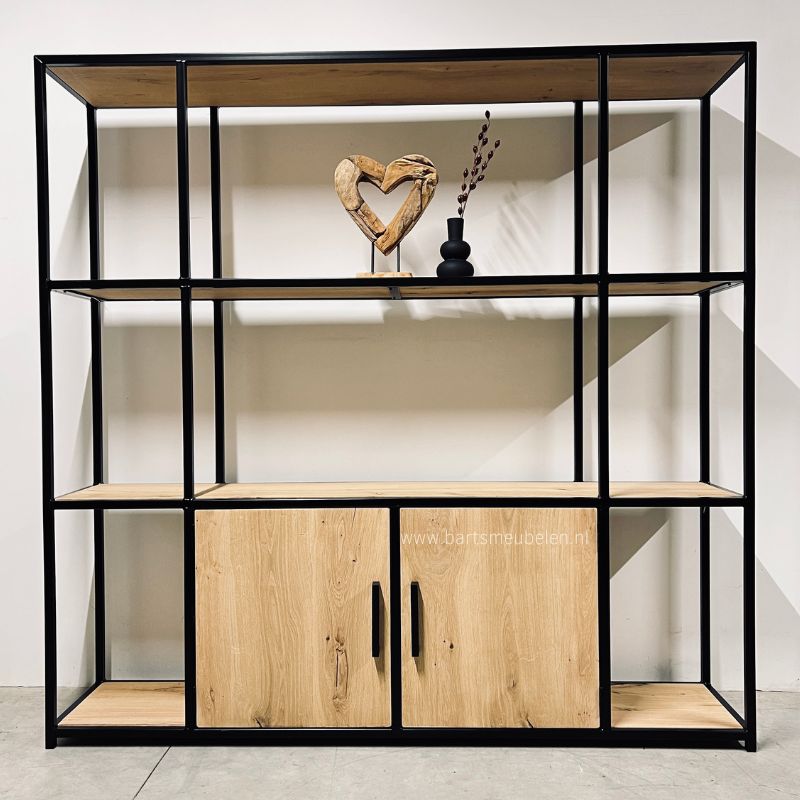 woonkamerkast met open vakken en dichte opbergruimte van eikenhout en staal woonkamerkast met open vakken en dichte opbergruimte van eikenhout en staal