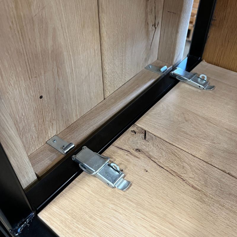 bevestiging Debrasseer kast horeca op maat bevestiging Debrasseer kast horeca op maat