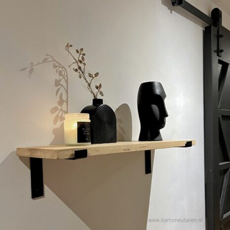 Eikenhout wandplank 25mm + dragende plankdragers zwart