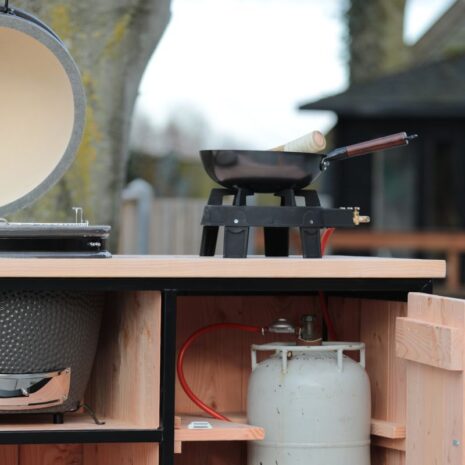 Kamado tafel douglas + Grill Guru en Kookpit - detailfoto