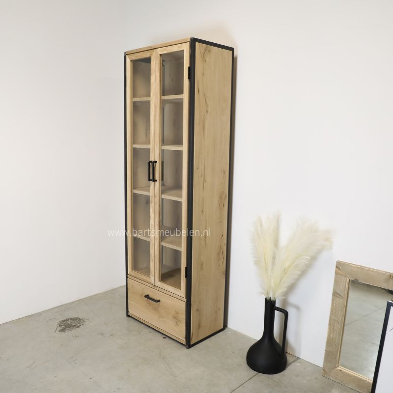 Maatwerk hoge kast eikenhout staal en glas Maatwerk hoge kast eikenhout, staal en glas