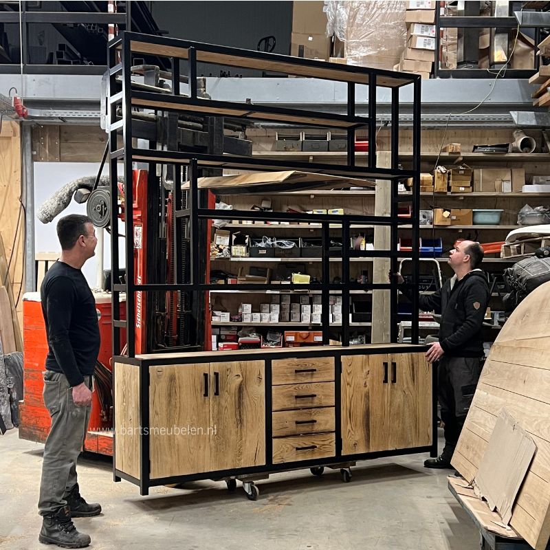 Maatwerk wandkast eiken hout en staal in Voorburg Maatwerk wandkast eiken hout en staal in Voorburg