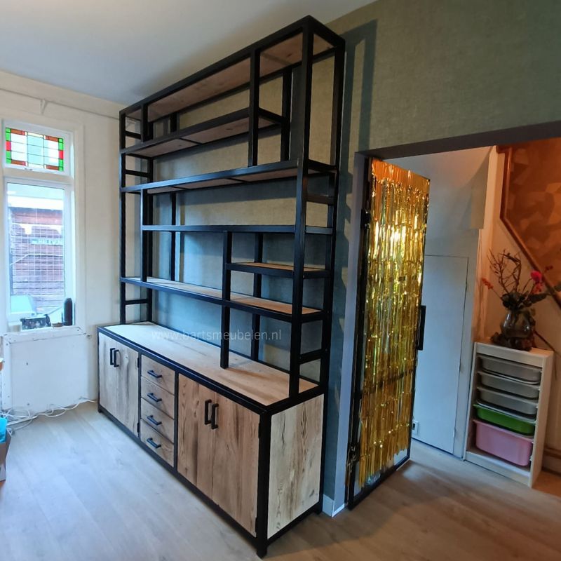 Maatwerk wandkast eikenhout en staal in Voorburg Maatwerk wandkast eikenhout en staal in Voorburg