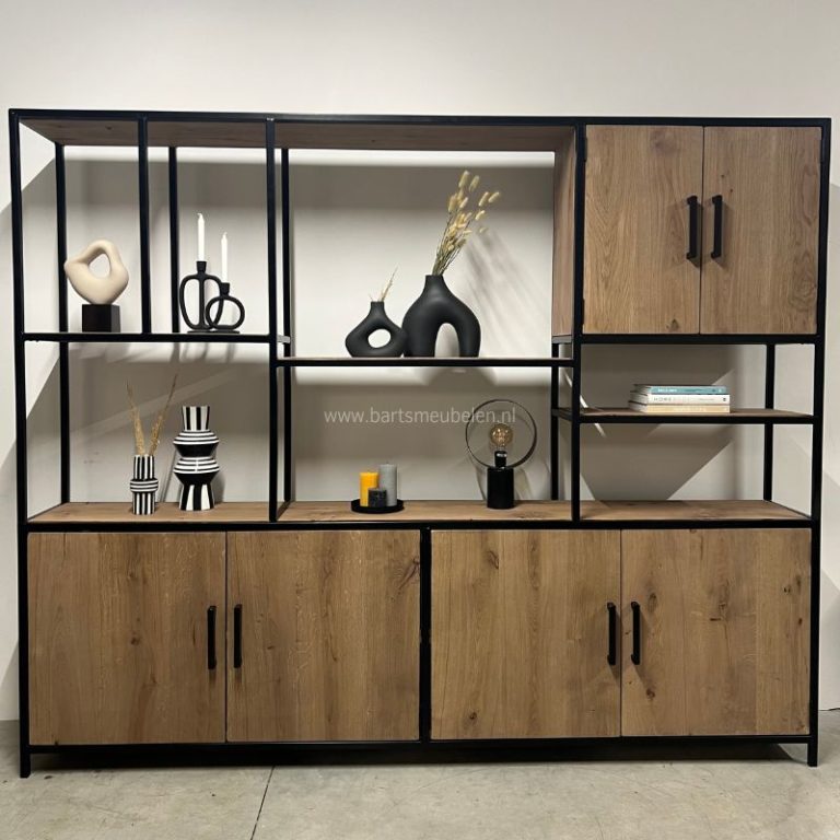 Wandkast vintage eik en staal in Heerhugowaard - vooraanzicht