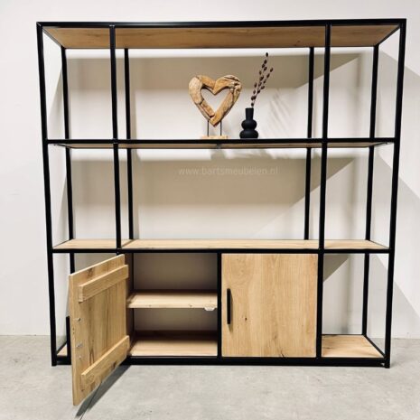 wandkast eiken met stalen frame lauren - open deurtje