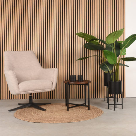 sfeerfoto: Mangohouten bijzettafel Dox, LABEL51, 40x40x40cm, espresso mangohout en zwart onderstel