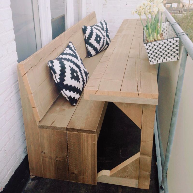 Steigerhouten tuintafel bankje op het balkon Steigerhouten tuintafel + bankje op het balkon
