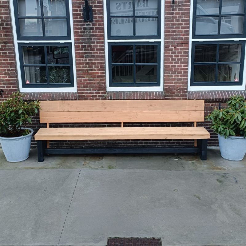 tuinbankje vigo voor de voortuin