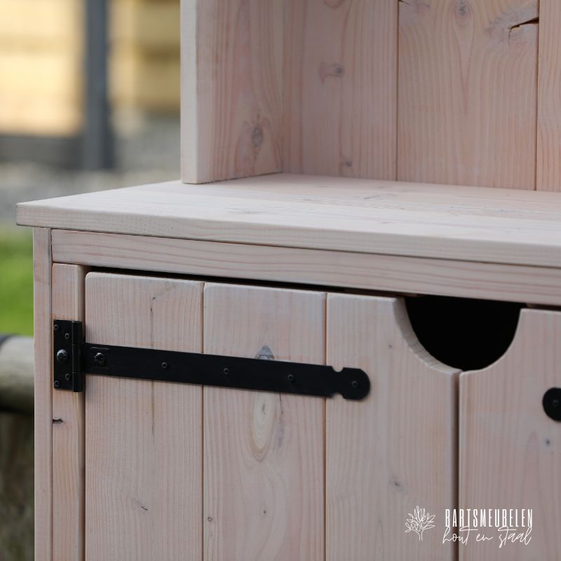 houten tuinkast douglas met white wash detailfoto houten tuinkast douglas met white-wash detailfoto